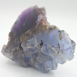 Fluorite bicolore, carrière du Boltry, Seilles, Belgique.