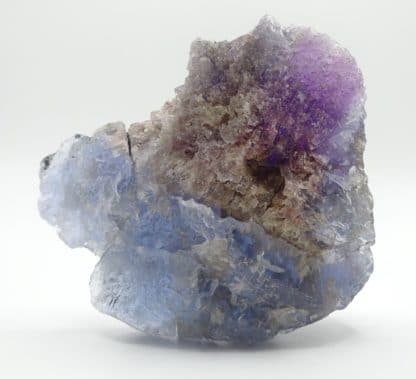 Fluorite bicolore, carrière du Boltry, Seilles, Belgique.