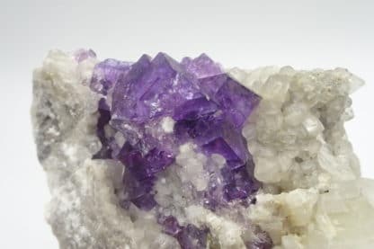 Fluorite violette sur calcite, Lavaux-Sainte-Anne, Namur, Belgique.