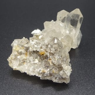 Monazite, Rutile sur Quartz, Vallée de Claus, Grisons, Suisse.