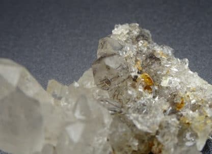 Monazite, Rutile sur Quartz, Vallée de Claus, Grisons, Suisse.