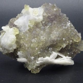 Fluorite verte et Barytine, mine de Fontsante, Var (83).