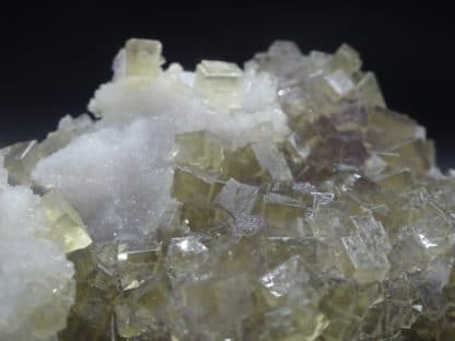 Fluorite verte et Barytine, mine de Fontsante, Var (83).