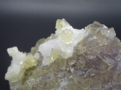 Fluorite verte et Barytine, mine de Fontsante, Var (83).