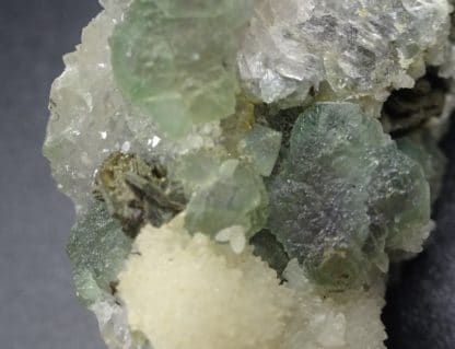 Pyrrhotine hexagonale sur Fluorite verte, Fontsante, Var.