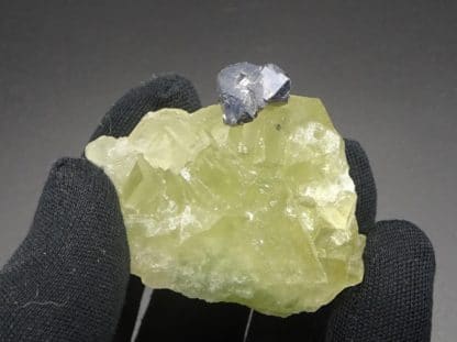 Galène maclée sur fluorite jaune, Fontsante, Var (83).