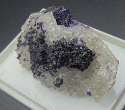Fluorite violette "parquetée" sur Quartz, Saint-Augustin, Fontsante, Var.