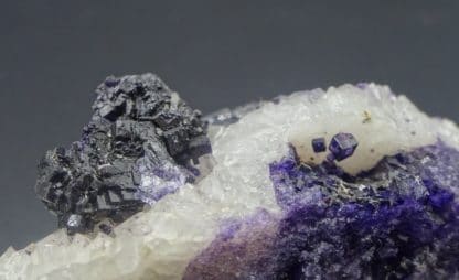 Fluorite violette "parquetée" sur Quartz, Saint-Augustin, Fontsante, Var.