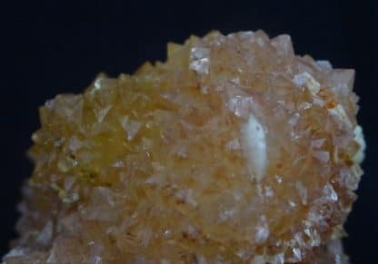 Quartz orangé, L’Argentolle, Saint-Prix, Saône-et-Loire (Morvan).