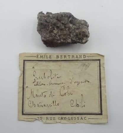 Embolite dans Calcite, Chanarcillo, Chili.