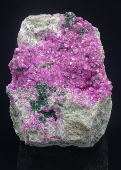 Cobaltocalcite, malachite, Kolwezi, Katanga, Congo.