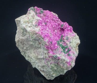 Cobaltocalcite, malachite, Kolwezi, Katanga, Congo.