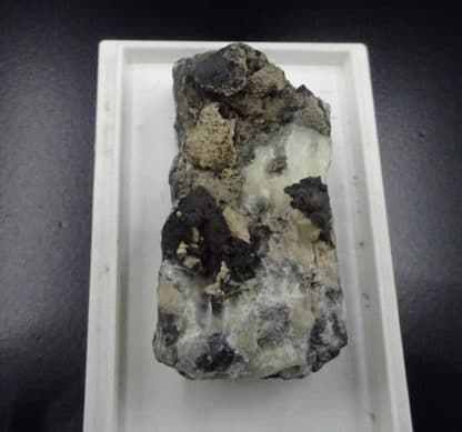 Argent natif sur calcite, Pribram, République Tchèque.