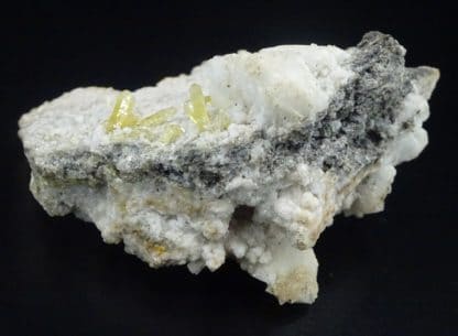 Mimétite prismatique, mine de Tsumeb, Namibie.