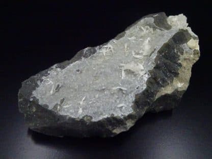 Natrolite, Puech de Vermus, Espalion, Aveyron.