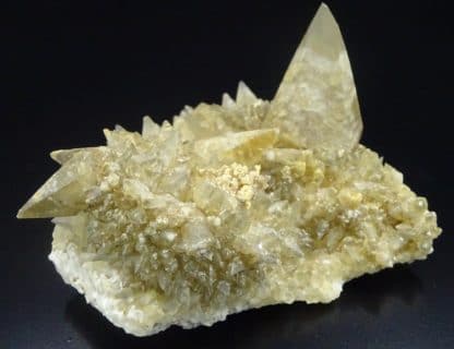 Calcite en scalénoèdres, Loverval - Couillet, Belgique.