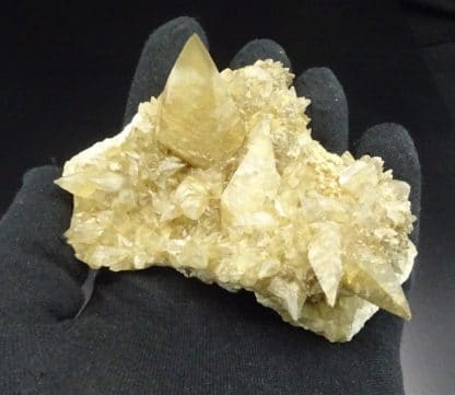 Calcite, carrière Solvay, Loverval - Couillet, Belgique.