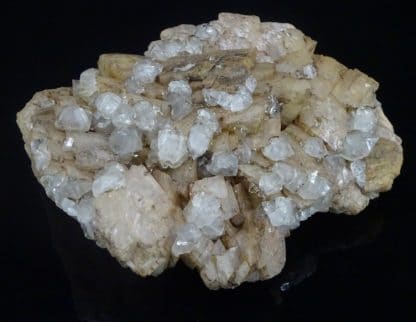 Quartz sur dolomite rose, Stolzemburg, Luxembourg.