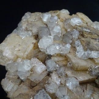 Quartz sur dolomite rose, Stolzemburg, Luxembourg.