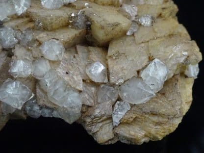 Quartz sur dolomite, Stolzemburg, Luxembourg.