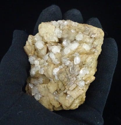 Quartz sur dolomite, Stolzemburg, Luxembourg.