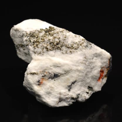 Hatchite, wallisite et réalgar, carrière de Lengenbach, Valais, Suisse.