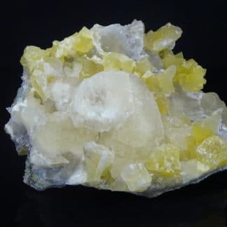 Witherite, Fluorite, Cave-in-Rock, Hardin Co., Illinois, USA.