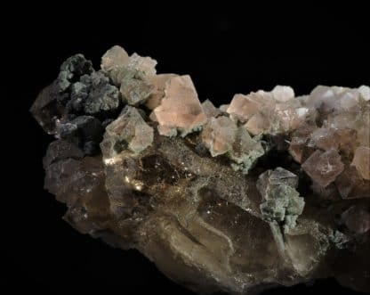 Fluorine rose sur quartz fumé, L’Aiguille Verte, Chamonix, Massif du Mont-Blanc, Haute-Savoie.