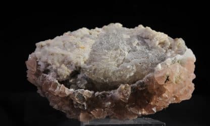 Fluorine rose, Quartz fumé, L’Aiguille Verte, Chamonix, Massif du Mont-Blanc, Haute-Savoie.