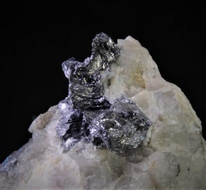 Molybdite (molybdénite) et quartz, Mont Larron, Saint-Julien-le-Petit, Haute-Vienne, Limousin.