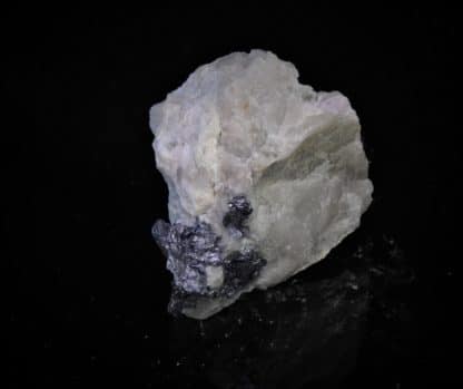 Molybdite (molybdénite) et quartz, Mont Larron, Saint-Julien-le-Petit, Haute-Vienne, Limousin.