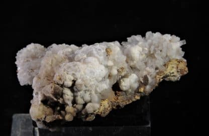 Aragonite aciculaire, Gergovie, Puy-de-Dôme, Auvergne-Rhône-Alpes.