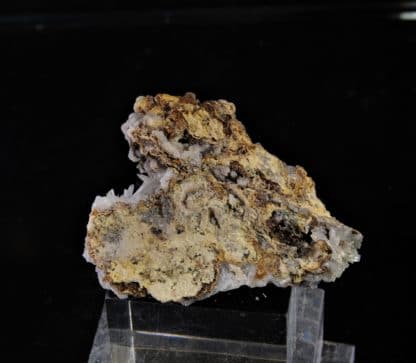 Aragonite aciculaire, Gergovie, Puy-de-Dôme, Auvergne-Rhône-Alpes.