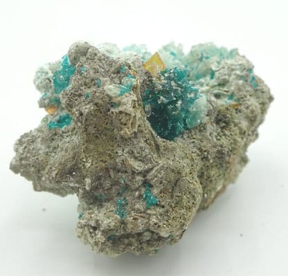 Dioptase et wulfénite, Mammoth-Saint Anthony Mine, Tiger, Arizona, USA.