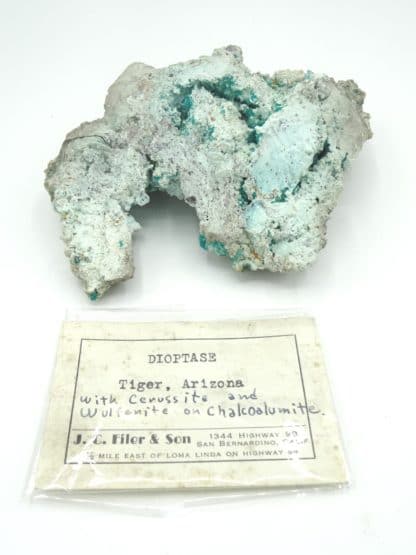 Dioptase, wulfénite et cerusite, Mammoth-Saint Anthony Mine, USA.