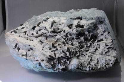 Neptunite, San Benito Co, Californie, USA.