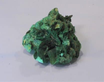 Torbernite en feuillets verts, Les Bois-Noirs, Saint-Priest-la-Prugne, Forez, Loire.