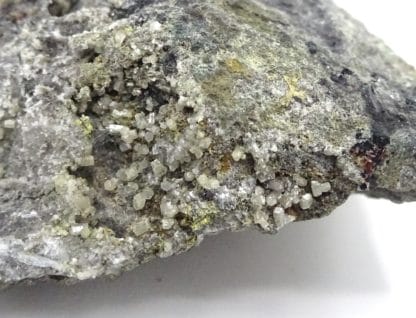 Mimétite, azurite, Mas-Dieu, Laval-Pradel, Gard.