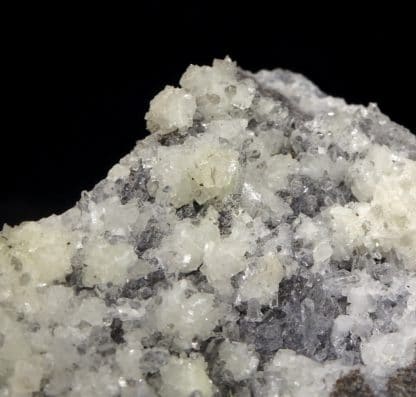 Dolomite sur quartz, Estevelle, Pas-de-Calais, Hauts-de-France.