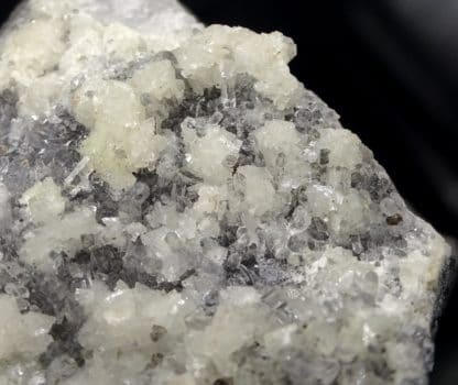 Dolomite sur quartz, Estevelle, Pas-de-Calais, Hauts-de-France.