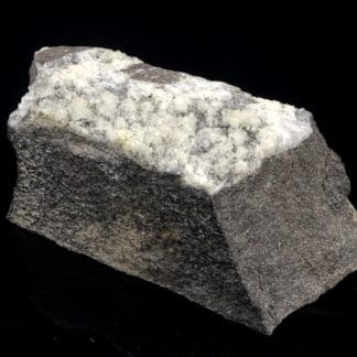 Dolomite sur quartz, Estevelle, Pas-de-Calais, Hauts-de-France.