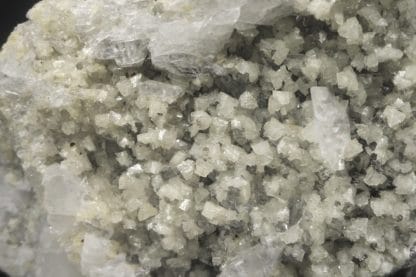 Dolomite et calcite sur quartz, Estevelle, Pas-de-Calais, Hauts-de-France.