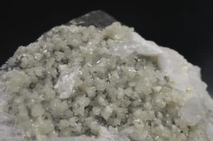 Dolomite et calcite sur quartz, Estevelle, Pas-de-Calais, Hauts-de-France.