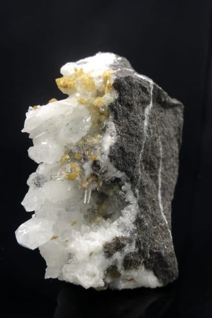 Dolomite sur quartz (xl), Estevelle, Pas-de-Calais, Hauts-de-France.