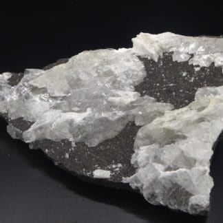 Calcite sur gangue, fosse 24, Estevelles, Pas-de-Calais.