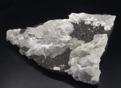 Calcite sur gangue, fosse 24, Estevelles, Pas-de-Calais.