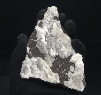 Calcite sur gangue, fosse 24, Estevelles, Pas-de-Calais.