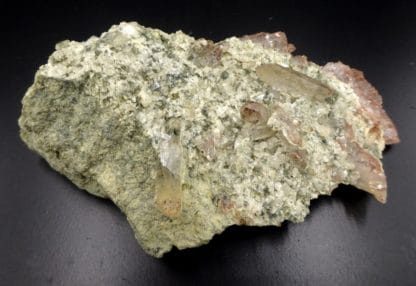 Quartz hématoïde sur quartzite, Bierghes, Belgique.