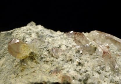 Quartz hématoïde sur quartzite, Bierghes, Belgique.