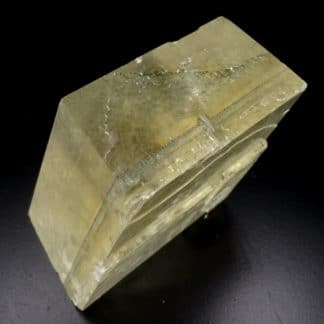 Calcite et pyrite, carrière du Boltry (Carmeuse), Seilles, Belgique.